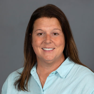 Teri Rachu headshot